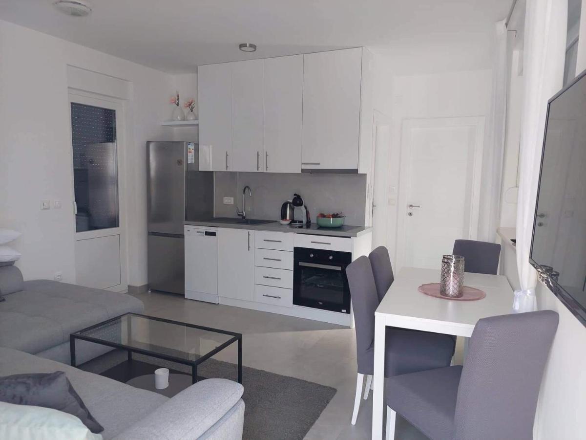 Ferienhaus Maestral - Kastel Kambelovac Kastela Bagian luar foto