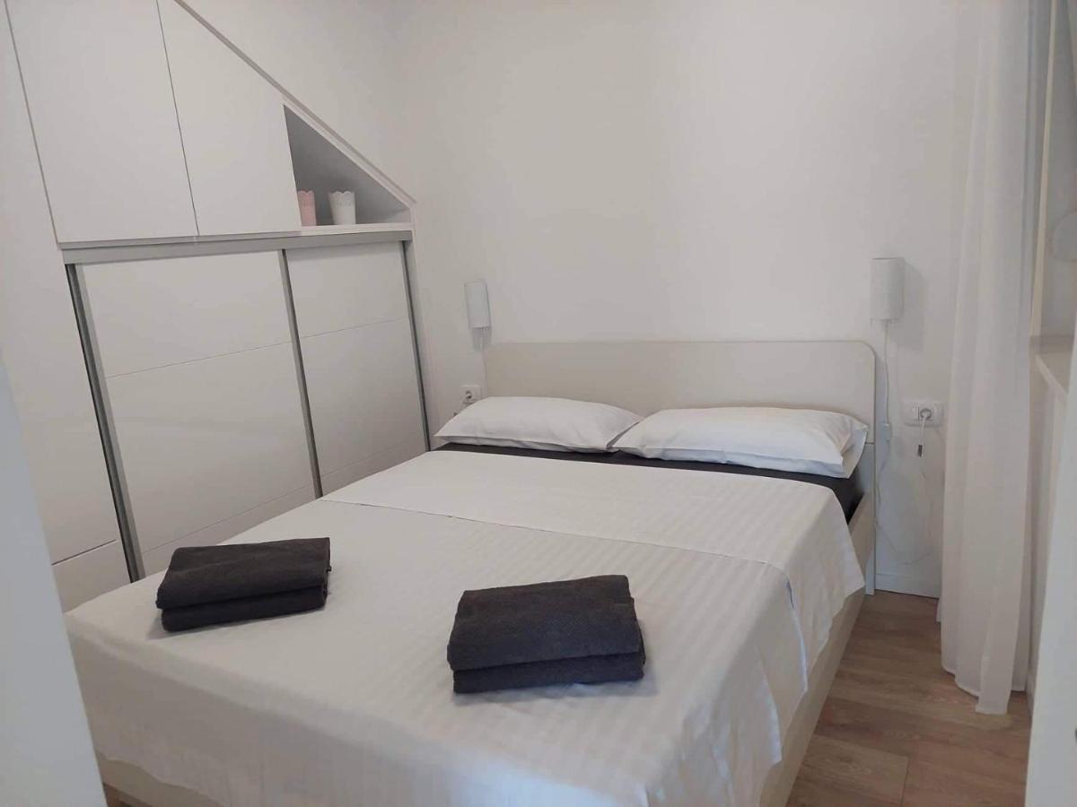 Ferienhaus Maestral - Kastel Kambelovac Kastela Bagian luar foto