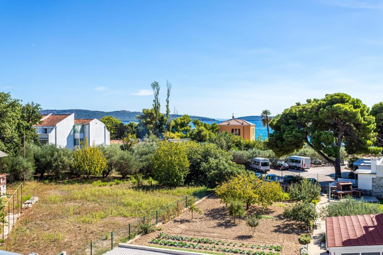 Ferienhaus Maestral - Kastel Kambelovac Kastela Bagian luar foto