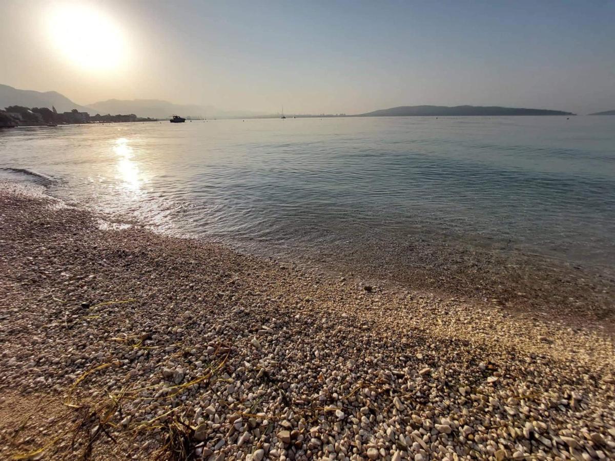 Ferienhaus Maestral - Kastel Kambelovac Kastela Bagian luar foto