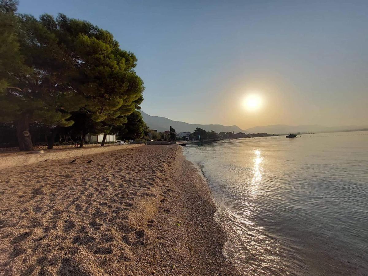 Ferienhaus Maestral - Kastel Kambelovac Kastela Bagian luar foto