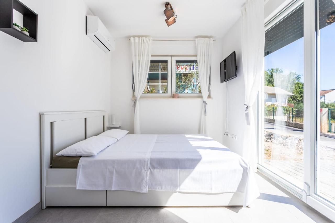 Ferienhaus Maestral - Kastel Kambelovac Kastela Bagian luar foto