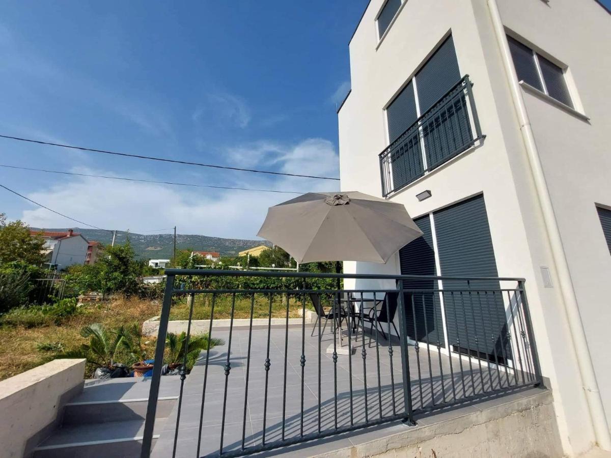 Ferienhaus Maestral - Kastel Kambelovac Kastela Bagian luar foto