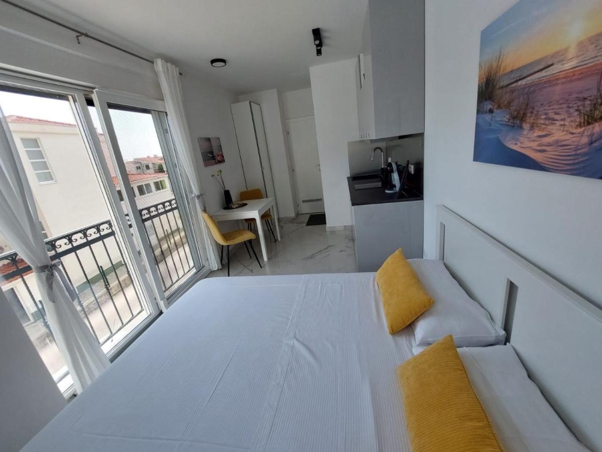 Ferienhaus Maestral - Kastel Kambelovac Kastela Bagian luar foto