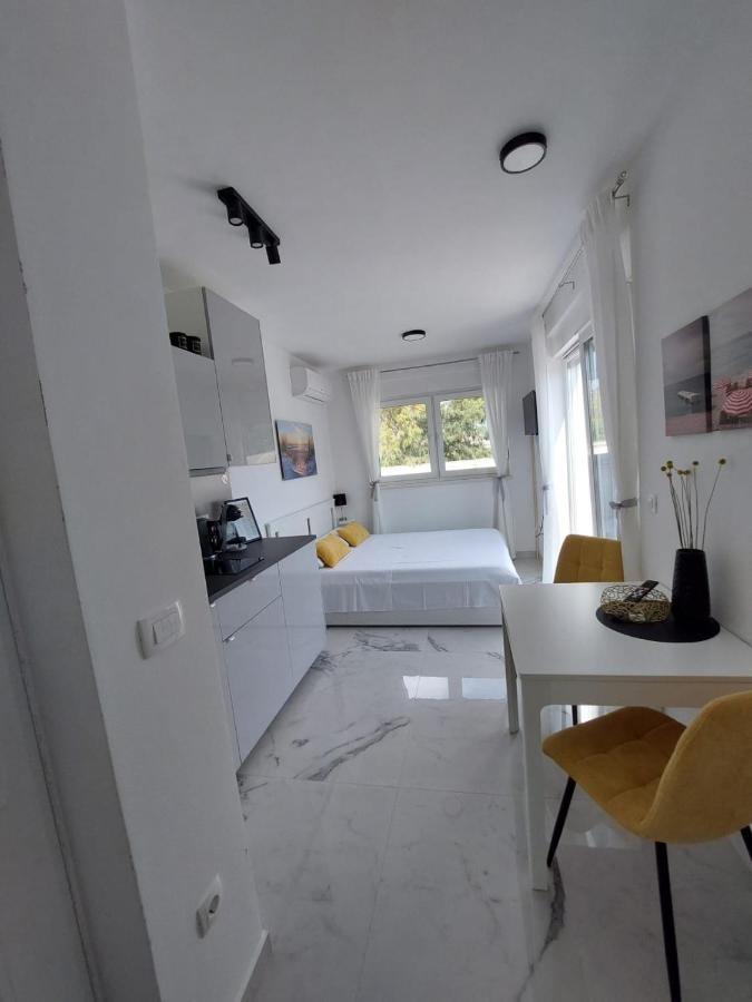 Ferienhaus Maestral - Kastel Kambelovac Kastela Bagian luar foto