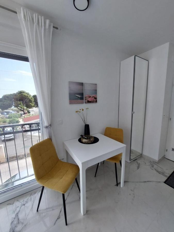 Ferienhaus Maestral - Kastel Kambelovac Kastela Bagian luar foto
